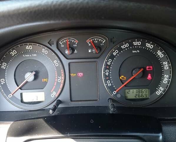 Синий Шкода Суперб, объемом двигателя 2 л и пробегом 212 тыс. км за 5400 $, фото 1 на Automoto.ua