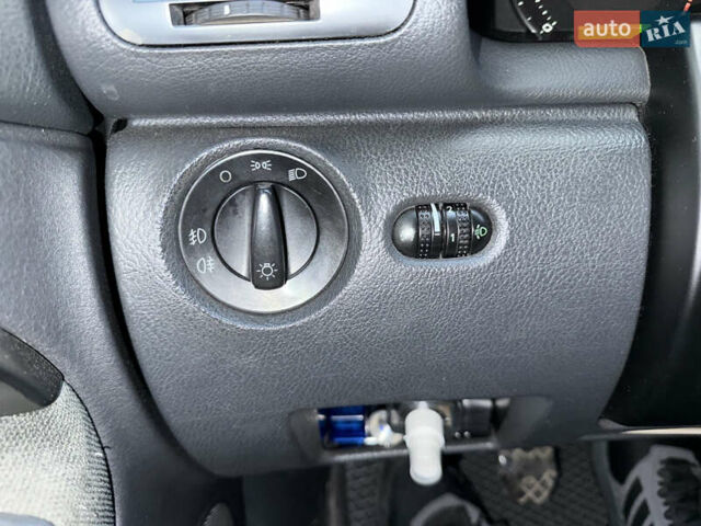 Синий Шкода Суперб, объемом двигателя 1.9 л и пробегом 341 тыс. км за 4500 $, фото 5 на Automoto.ua