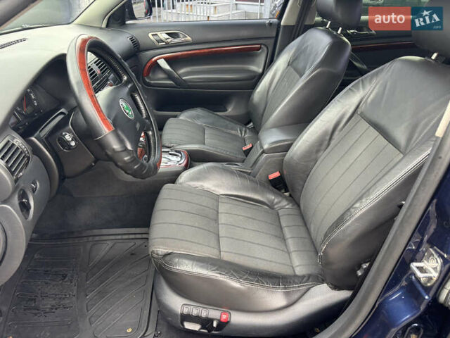 Синій Шкода Суперб, об'ємом двигуна 2.77 л та пробігом 310 тис. км за 5100 $, фото 7 на Automoto.ua