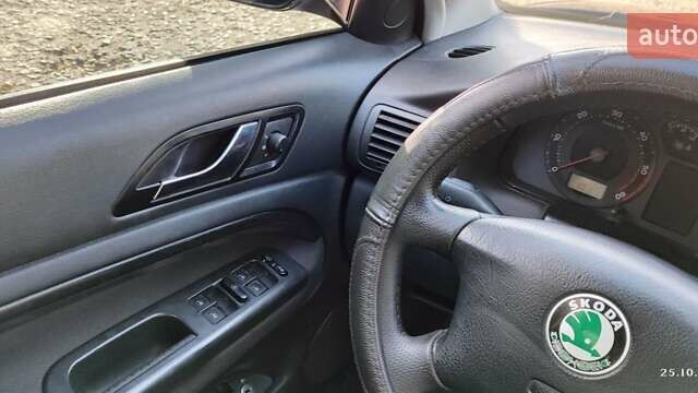 Шкода Суперб 2003 в Бурштыне на Automoto.ua Синий Шкода Суперб, объемом двигателя 1.9 л и пробегом 450 тыс. км за 5000 $, фото 14 на Automoto.ua