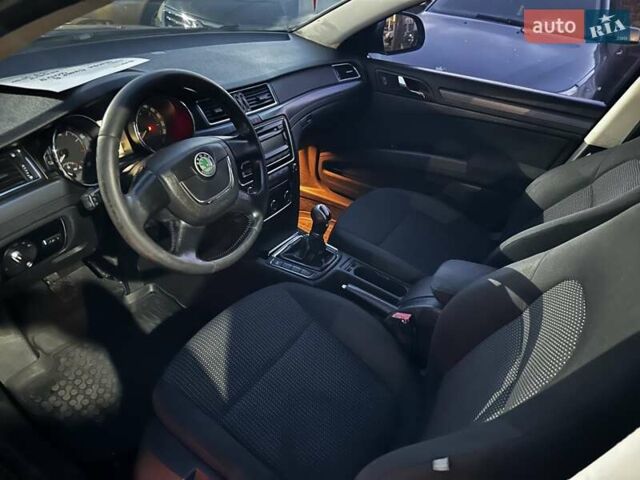 Синій Шкода Суперб, об'ємом двигуна 1.8 л та пробігом 220 тис. км за 6500 $, фото 3 на Automoto.ua