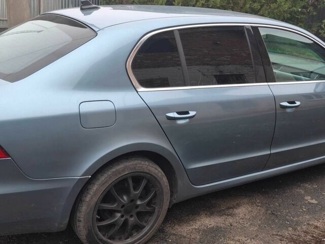 Синій Шкода Суперб, об'ємом двигуна 2 л та пробігом 227 тис. км за 7000 $, фото 3 на Automoto.ua