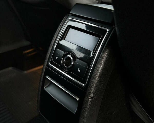 Синій Шкода Суперб, об'ємом двигуна 1.8 л та пробігом 248 тис. км за 7199 $, фото 9 на Automoto.ua