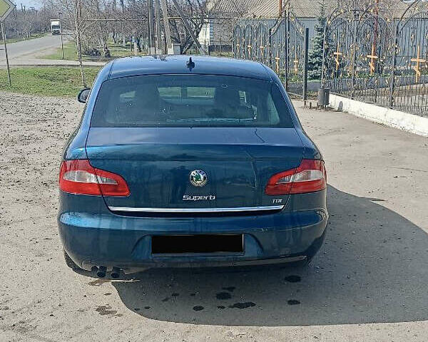 Синий Шкода Суперб, объемом двигателя 1.6 л и пробегом 195 тыс. км за 10900 $, фото 2 на Automoto.ua