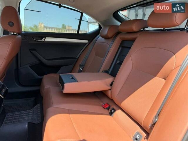 Синій Шкода Суперб, об'ємом двигуна 1.6 л та пробігом 284 тис. км за 13500 $, фото 27 на Automoto.ua