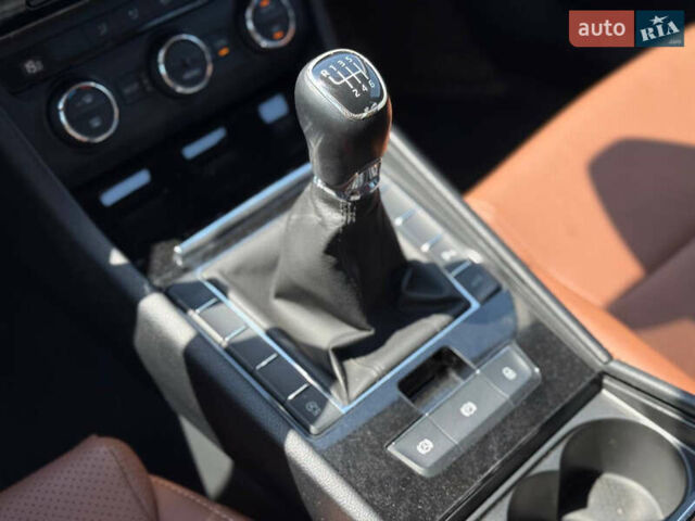 Синий Шкода Суперб, объемом двигателя 1.6 л и пробегом 284 тыс. км за 12900 $, фото 41 на Automoto.ua