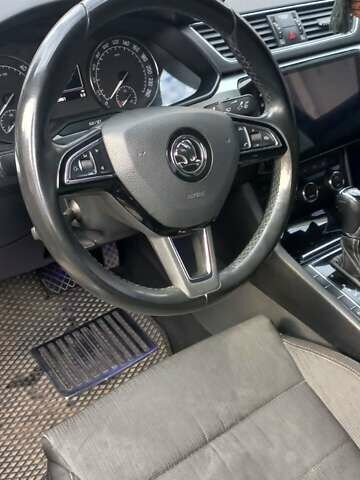 Синий Шкода Суперб, объемом двигателя 1.97 л и пробегом 277 тыс. км за 15000 $, фото 15 на Automoto.ua