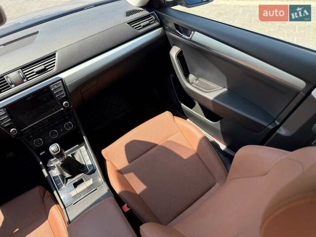 Синій Шкода Суперб, об'ємом двигуна 1.6 л та пробігом 284 тис. км за 13500 $, фото 32 на Automoto.ua