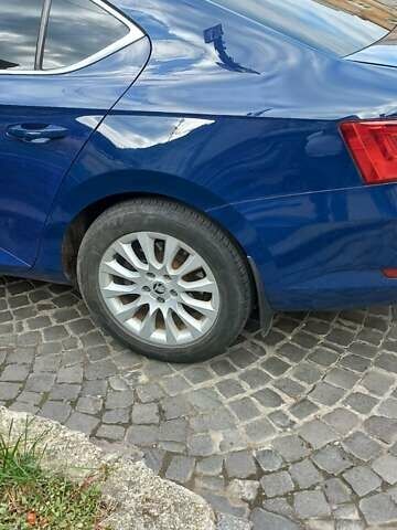 Синий Шкода Суперб, объемом двигателя 1.97 л и пробегом 277 тыс. км за 15000 $, фото 7 на Automoto.ua