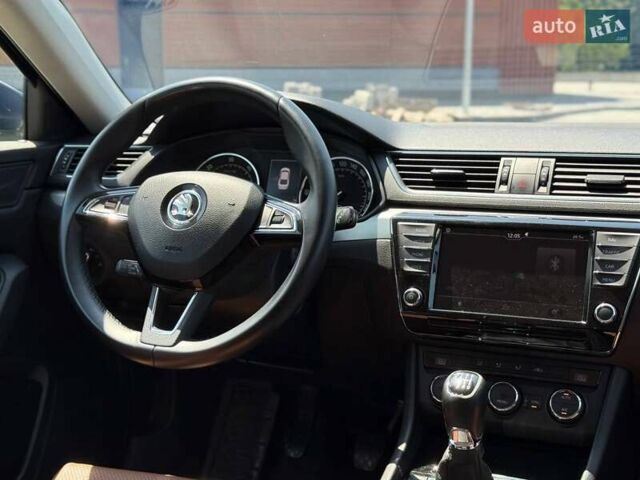 Синій Шкода Суперб, об'ємом двигуна 1.6 л та пробігом 284 тис. км за 13500 $, фото 33 на Automoto.ua