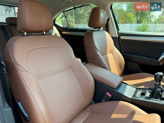 Синій Шкода Суперб, об'ємом двигуна 1.6 л та пробігом 284 тис. км за 13500 $, фото 29 на Automoto.ua