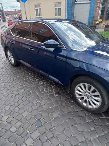 Синий Шкода Суперб, объемом двигателя 1.97 л и пробегом 277 тыс. км за 15000 $, фото 5 на Automoto.ua