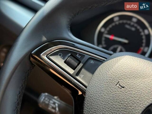 Синій Шкода Суперб, об'ємом двигуна 1.6 л та пробігом 284 тис. км за 13500 $, фото 37 на Automoto.ua