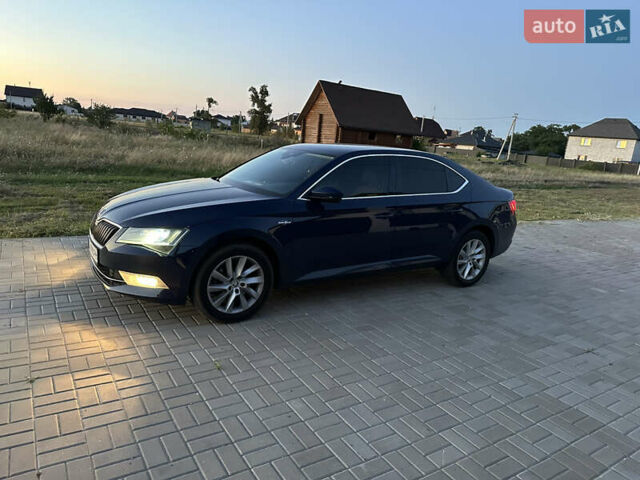 Синій Шкода Суперб, об'ємом двигуна 1.97 л та пробігом 250 тис. км за 15999 $, фото 9 на Automoto.ua
