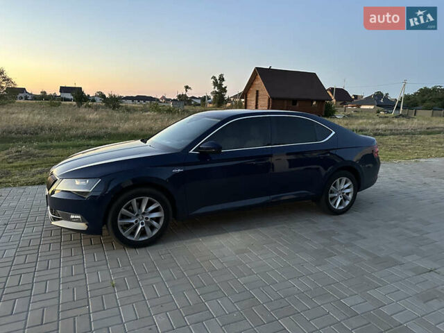 Синій Шкода Суперб, об'ємом двигуна 1.97 л та пробігом 250 тис. км за 15999 $, фото 3 на Automoto.ua