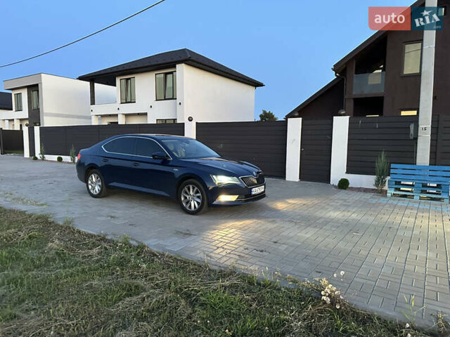 Синій Шкода Суперб, об'ємом двигуна 1.97 л та пробігом 250 тис. км за 15999 $, фото 4 на Automoto.ua