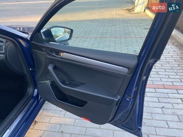Синий Шкода Суперб, объемом двигателя 2 л и пробегом 141 тыс. км за 17200 $, фото 10 на Automoto.ua