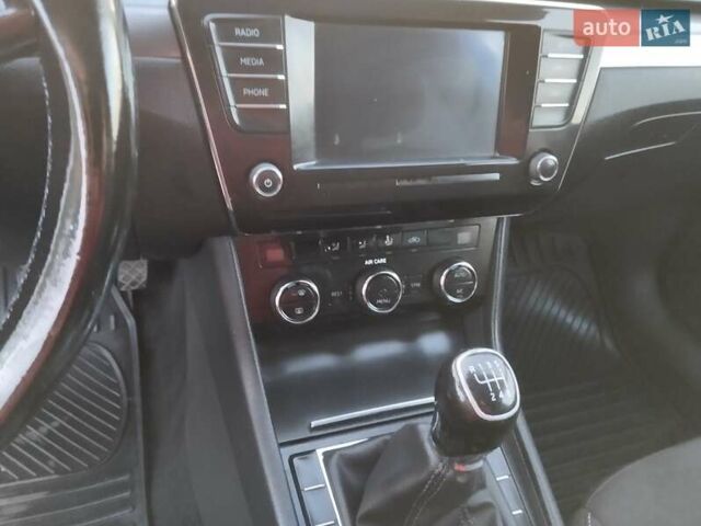 Синий Шкода Суперб, объемом двигателя 1.97 л и пробегом 221 тыс. км за 13700 $, фото 24 на Automoto.ua