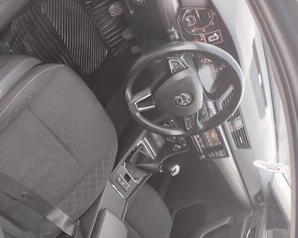 Синий Шкода Суперб, объемом двигателя 1.97 л и пробегом 200 тыс. км за 13600 $, фото 9 на Automoto.ua