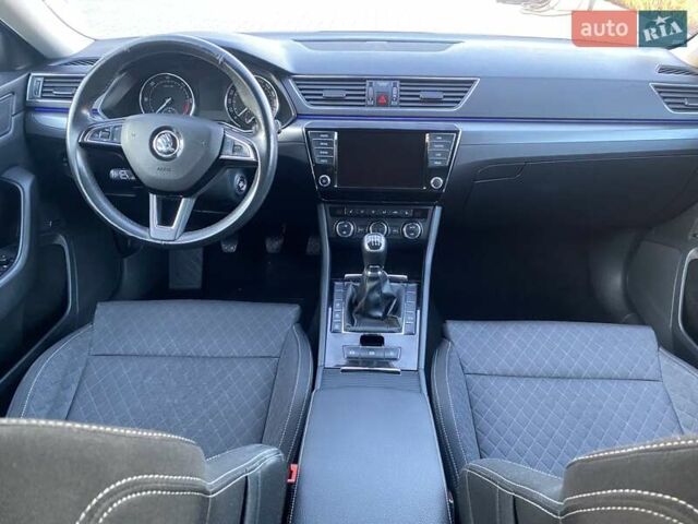 Синий Шкода Суперб, объемом двигателя 2 л и пробегом 141 тыс. км за 17200 $, фото 18 на Automoto.ua