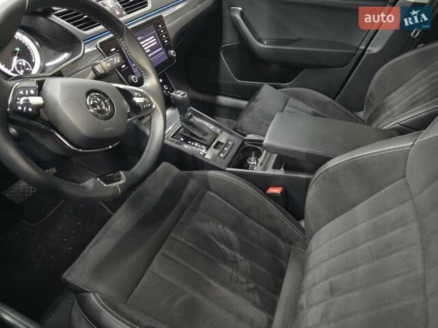 Синій Шкода Суперб, об'ємом двигуна 1.98 л та пробігом 24 тис. км за 33000 $, фото 26 на Automoto.ua