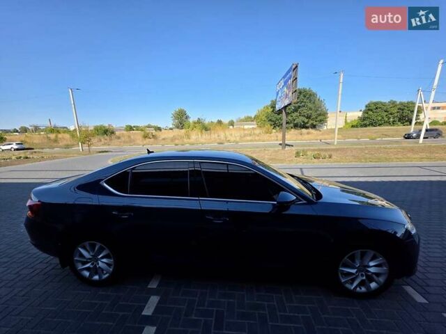 Синий Шкода Суперб, объемом двигателя 1.98 л и пробегом 25 тыс. км за 30999 $, фото 3 на Automoto.ua