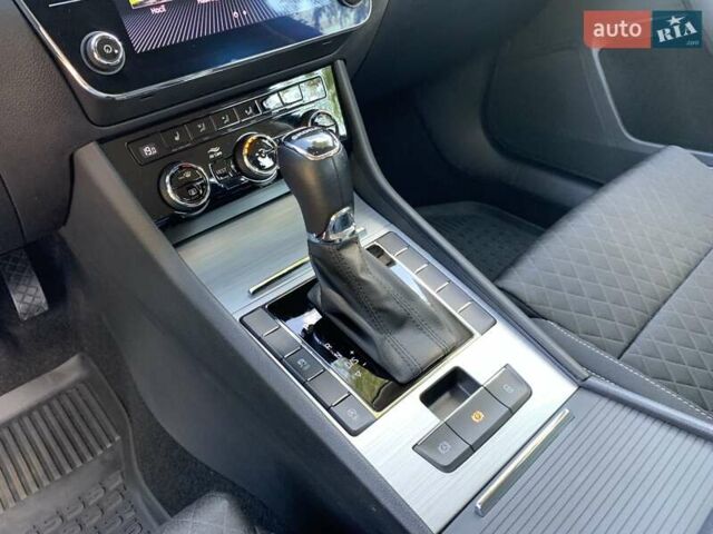 Синий Шкода Суперб, объемом двигателя 1.98 л и пробегом 34 тыс. км за 31500 $, фото 33 на Automoto.ua