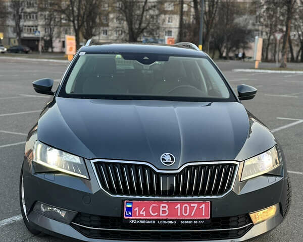 Зеленый Шкода Суперб, объемом двигателя 2 л и пробегом 280 тыс. км за 15999 $, фото 1 на Automoto.ua
