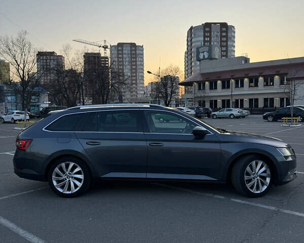 Зеленый Шкода Суперб, объемом двигателя 2 л и пробегом 280 тыс. км за 15999 $, фото 4 на Automoto.ua