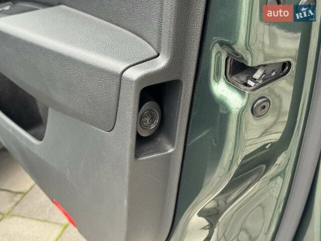 Зелений Шкода Суперб, об'ємом двигуна 2 л та пробігом 236 тис. км за 23900 $, фото 38 на Automoto.ua