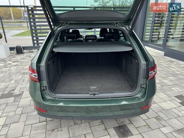 Зелений Шкода Суперб, об'ємом двигуна 2 л та пробігом 236 тис. км за 23900 $, фото 31 на Automoto.ua