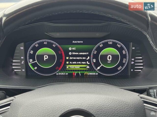 Зелений Шкода Суперб, об'ємом двигуна 2 л та пробігом 236 тис. км за 23900 $, фото 17 на Automoto.ua