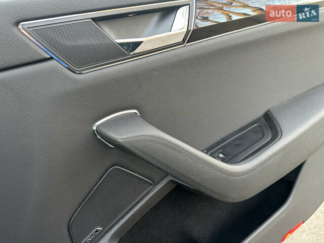 Зелений Шкода Суперб, об'ємом двигуна 2 л та пробігом 84 тис. км за 34900 $, фото 12 на Automoto.ua