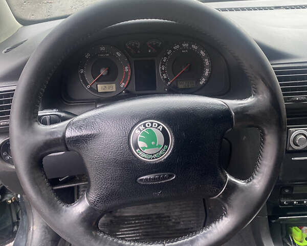 Зеленый Шкода Суперб, объемом двигателя 1.9 л и пробегом 350 тыс. км за 4500 $, фото 17 на Automoto.ua