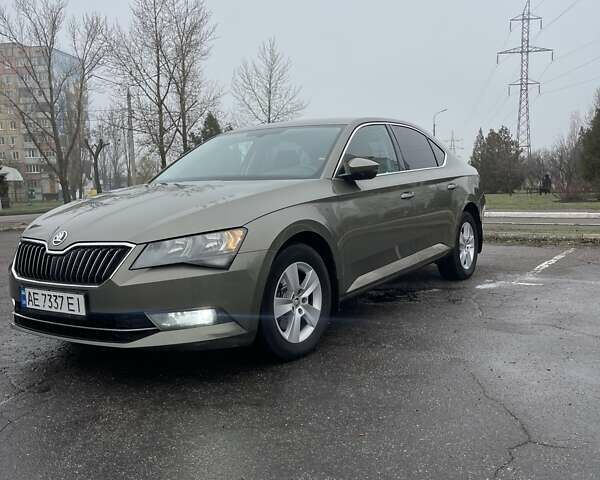 Зелений Шкода Суперб, об'ємом двигуна 1.8 л та пробігом 174 тис. км за 15000 $, фото 5 на Automoto.ua
