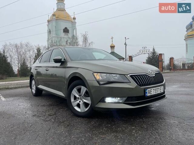 Зелений Шкода Суперб, об'ємом двигуна 1.8 л та пробігом 174 тис. км за 15000 $, фото 21 на Automoto.ua