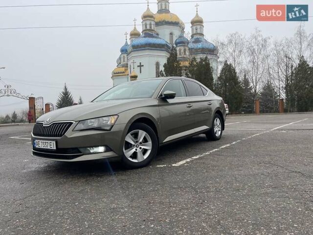 Зелений Шкода Суперб, об'ємом двигуна 1.8 л та пробігом 174 тис. км за 15000 $, фото 11 на Automoto.ua