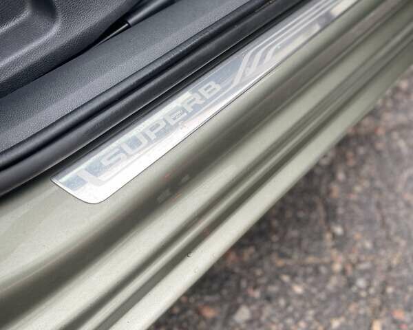 Зелений Шкода Суперб, об'ємом двигуна 1.8 л та пробігом 174 тис. км за 15000 $, фото 72 на Automoto.ua