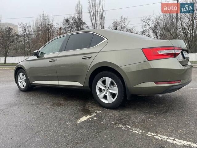 Зелений Шкода Суперб, об'ємом двигуна 1.8 л та пробігом 174 тис. км за 15000 $, фото 8 на Automoto.ua
