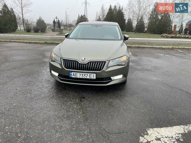 Зелений Шкода Суперб, об'ємом двигуна 1.8 л та пробігом 174 тис. км за 15000 $, фото 4 на Automoto.ua