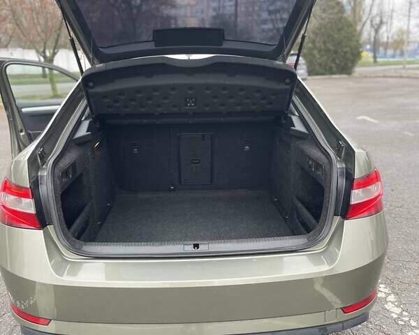 Зелений Шкода Суперб, об'ємом двигуна 1.8 л та пробігом 174 тис. км за 15000 $, фото 84 на Automoto.ua