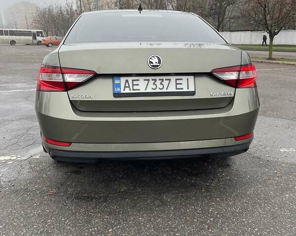 Зелений Шкода Суперб, об'ємом двигуна 1.8 л та пробігом 174 тис. км за 15000 $, фото 13 на Automoto.ua