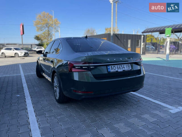 Шкода Суперб 2020 в Одессе на Automoto.ua Зеленый Шкода Суперб, объемом двигателя 1.97 л и пробегом 162 тыс. км за 25000 $, фото 2 на Automoto.ua