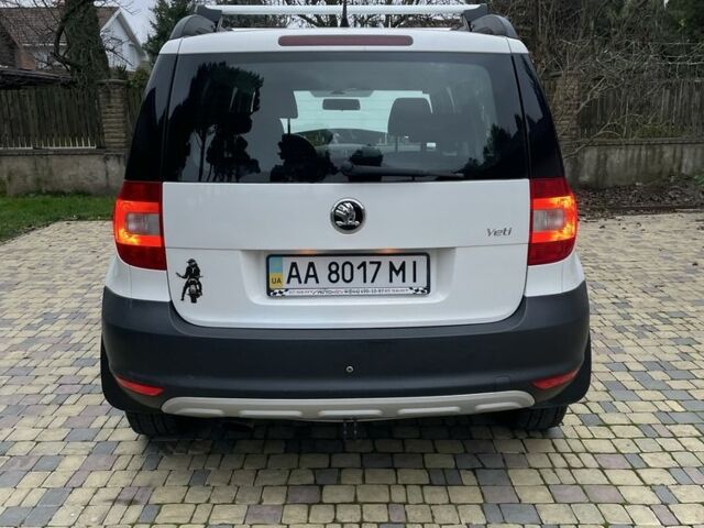 Білий Шкода Єті, об'ємом двигуна 1.2 л та пробігом 225 тис. км за 7300 $, фото 3 на Automoto.ua