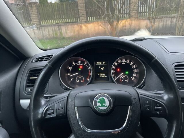 Білий Шкода Єті, об'ємом двигуна 1.2 л та пробігом 225 тис. км за 7300 $, фото 7 на Automoto.ua