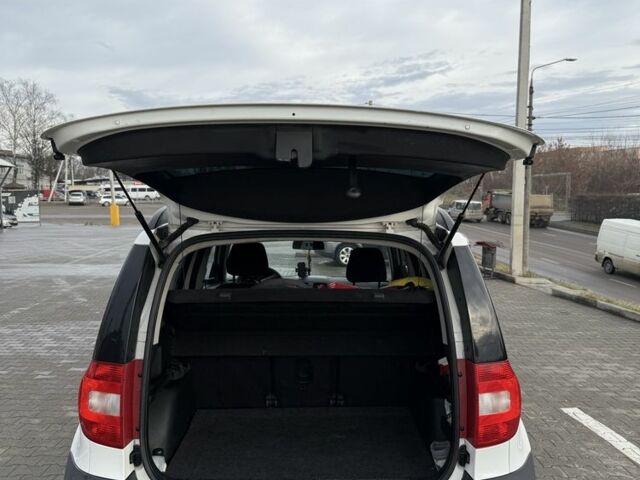 Білий Шкода Єті, об'ємом двигуна 1.4 л та пробігом 145 тис. км за 9000 $, фото 23 на Automoto.ua