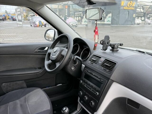 Білий Шкода Єті, об'ємом двигуна 1.4 л та пробігом 145 тис. км за 9000 $, фото 18 на Automoto.ua