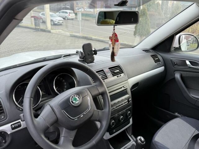 Білий Шкода Єті, об'ємом двигуна 1.4 л та пробігом 145 тис. км за 9000 $, фото 16 на Automoto.ua