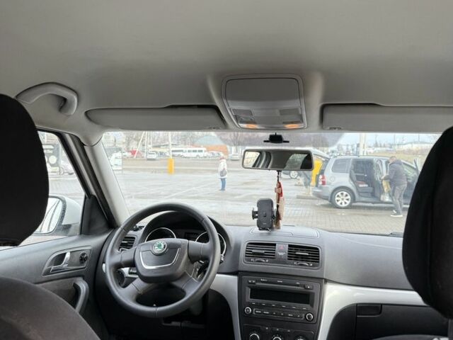 Білий Шкода Єті, об'ємом двигуна 1.4 л та пробігом 145 тис. км за 9000 $, фото 19 на Automoto.ua