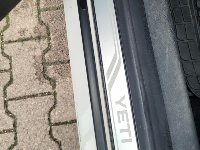 Білий Шкода Єті, об'ємом двигуна 1.6 л та пробігом 248 тис. км за 12771 $, фото 10 на Automoto.ua